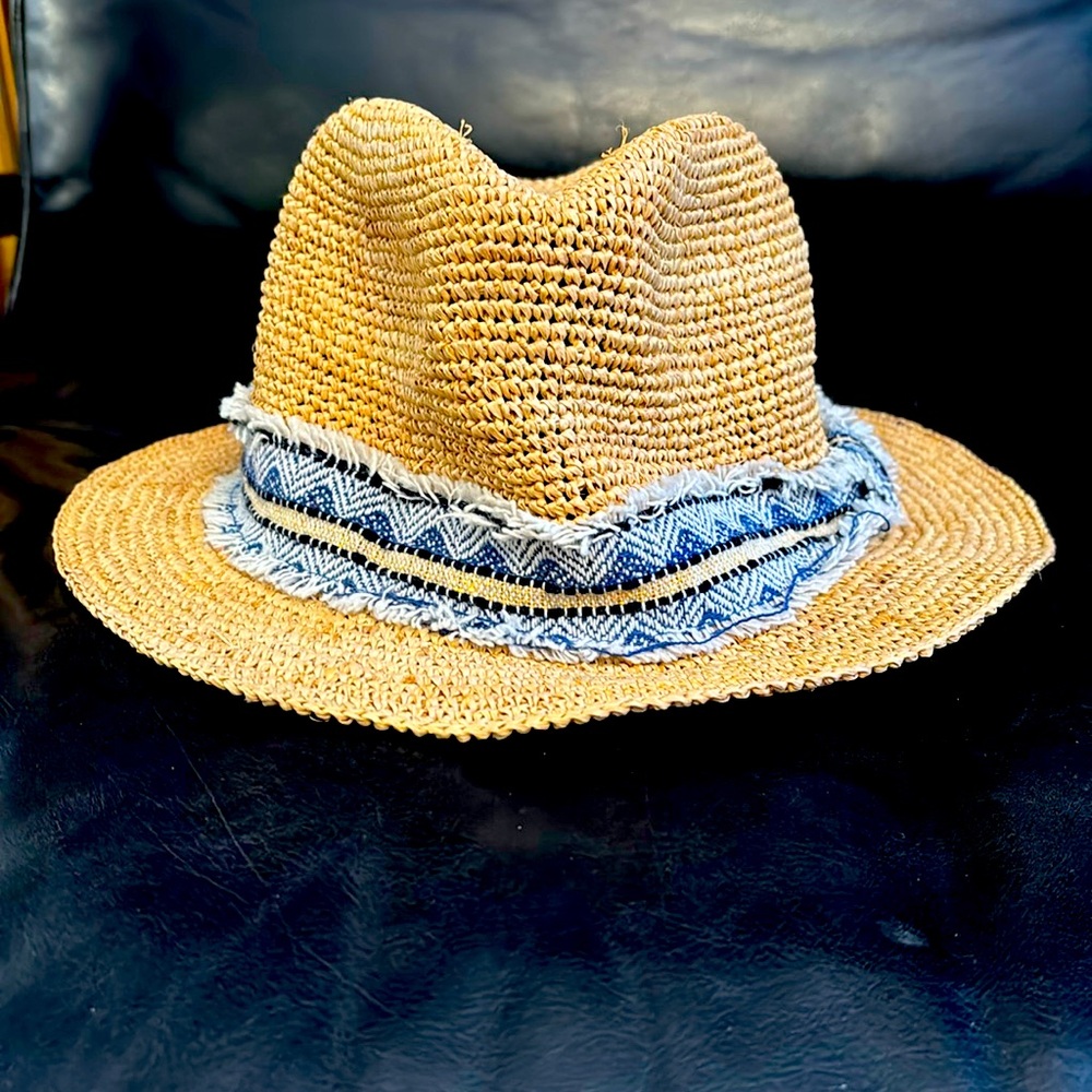 Athleta beach hat /fedora with blue/white frayed band